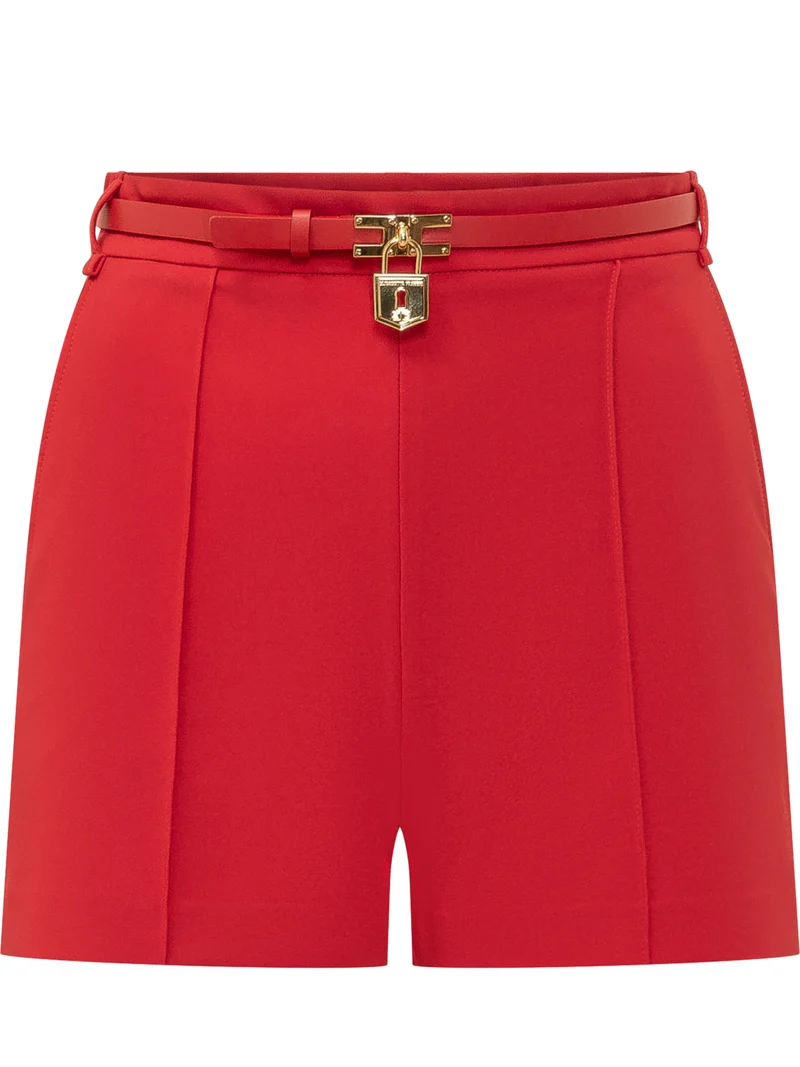 Shorts con Cintura e Dettaglio Lucchetto