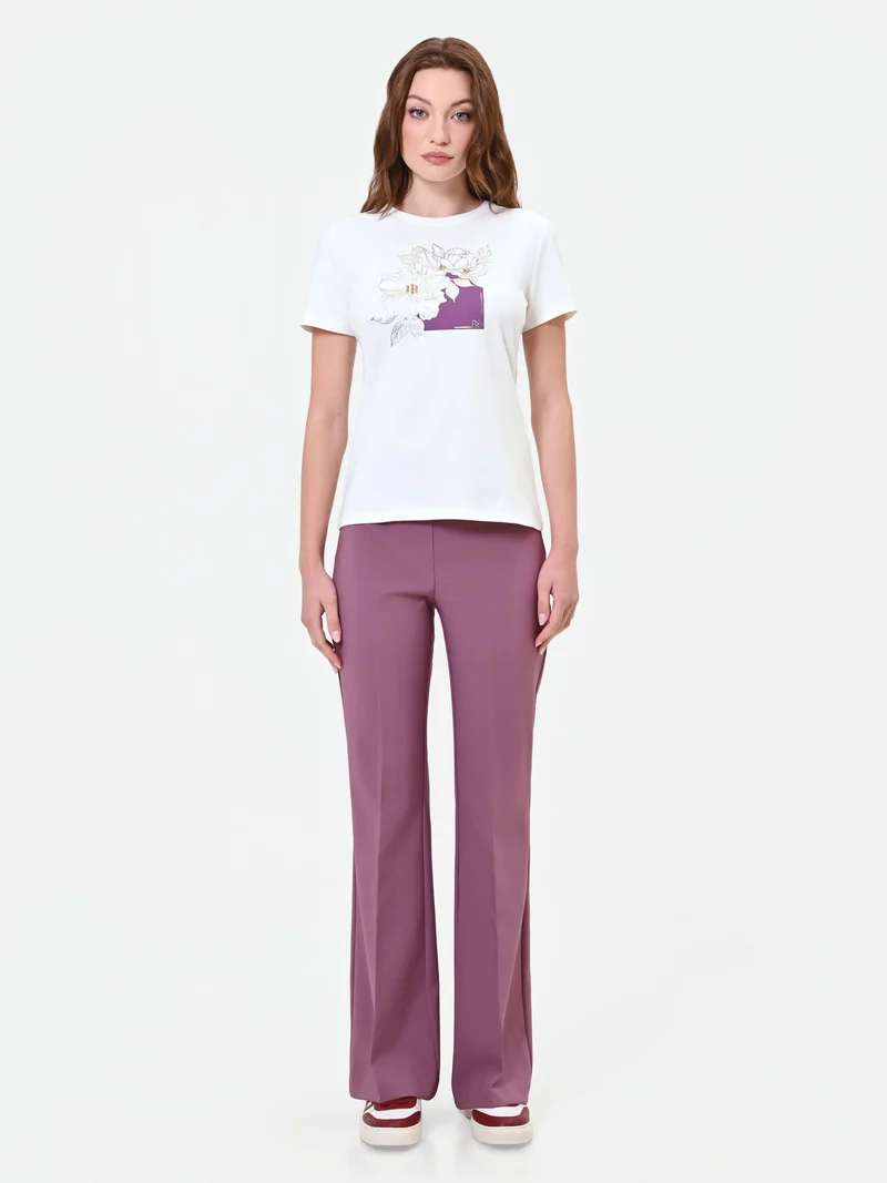 T-shirt panna con stampa artistica