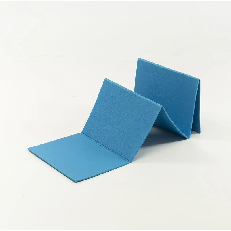Materassino pieghevole in 5 sezioni cm. 175x50x0,8 azzurro (cm.35x50x4 -