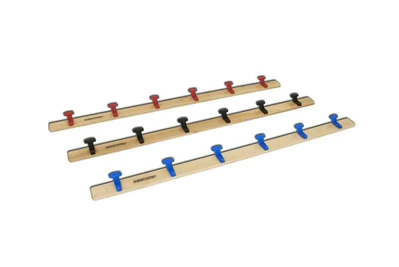 Tavola attaccapanni da fissare a parete mt 1,5 con 4 grucce di nylon Art. S07325