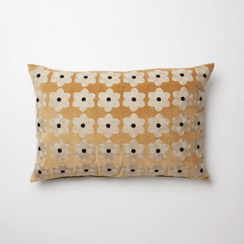 Coussin fleurs beige