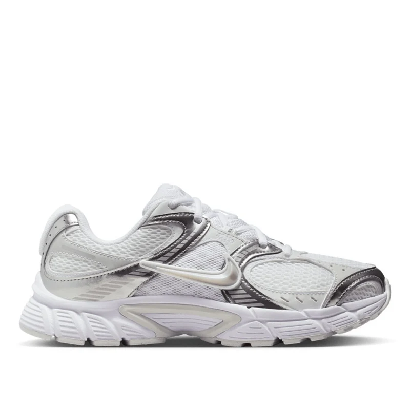 Nike Women's V5 RNR Shoes with Reflective Accents