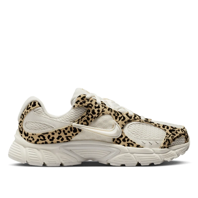Nike Women's V5 RNR Suede Casual Shoes