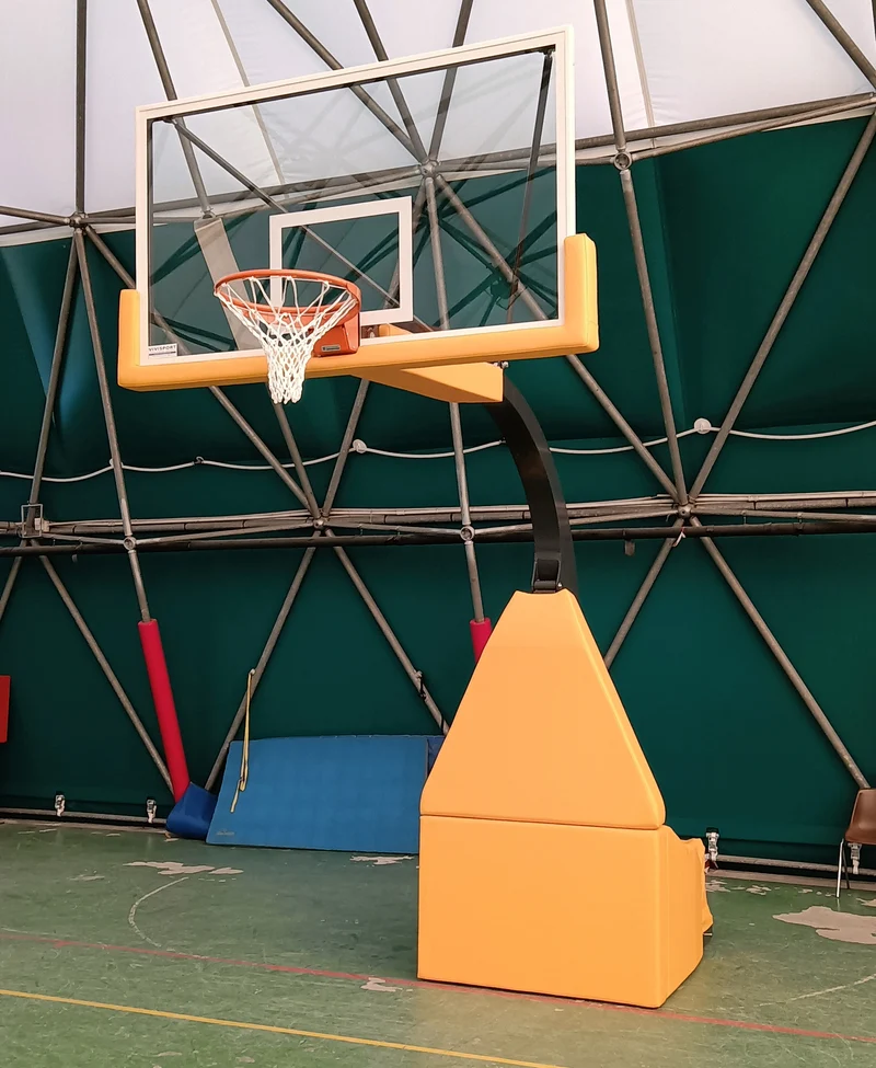 Impianto basket oleodinamico manuale, sbalzo 225cm, modello Challenge, certificato UNI-EN 1270 Codice: 4286