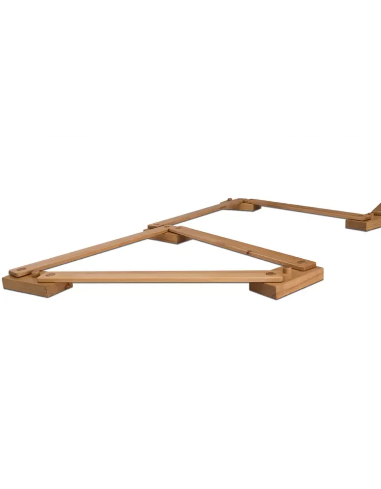 Percorso di equilibrio in legno, componibile attraverso 5 supporti e 5 assi S01148