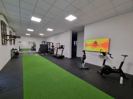 Erba sintetica per palestra Pavimentazione SQUARE GRASS PREMIUM antitrauma 1,00 m x 1,00 m spessori 20 mm o 30 mm