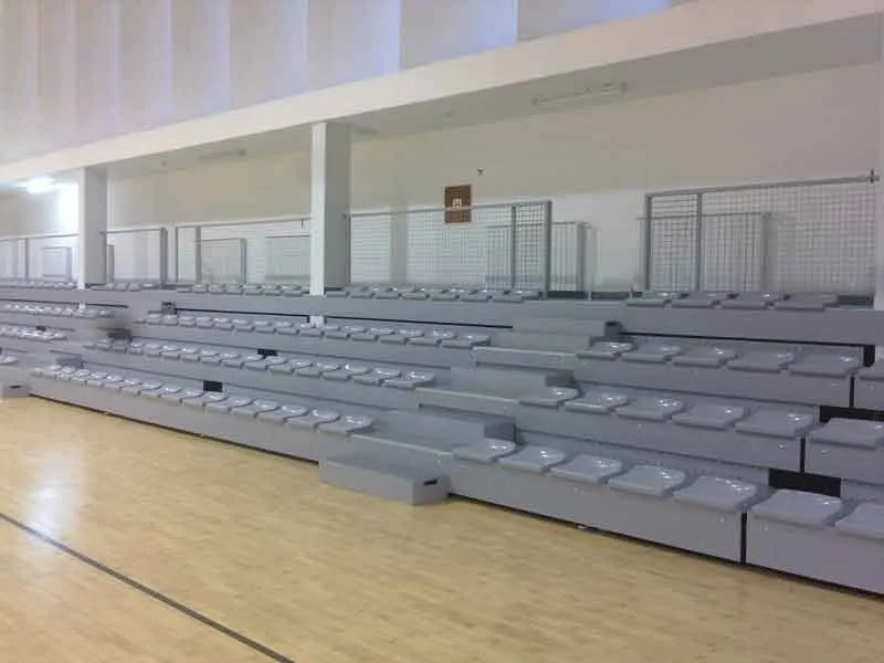 Tribuna telescopica per interni a movimentazione manuale o elettrica Art. S07664
