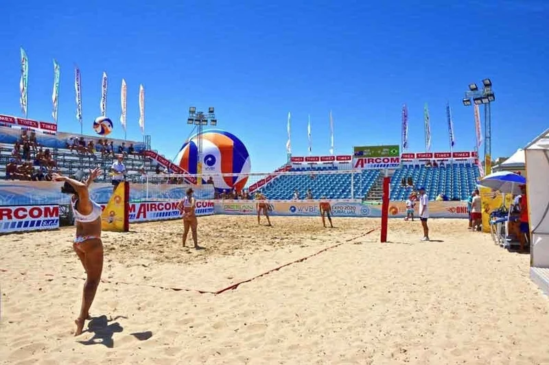 Impianto Beach Volley in acciaio bussola tridimensionale, adatto anche per il beach-tennis, dotato di 6 pali in legno Art 5501