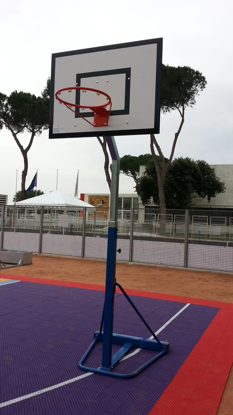 Mezzo impianto basket trasportabile Art. B 649/1 con tabellone per esterno