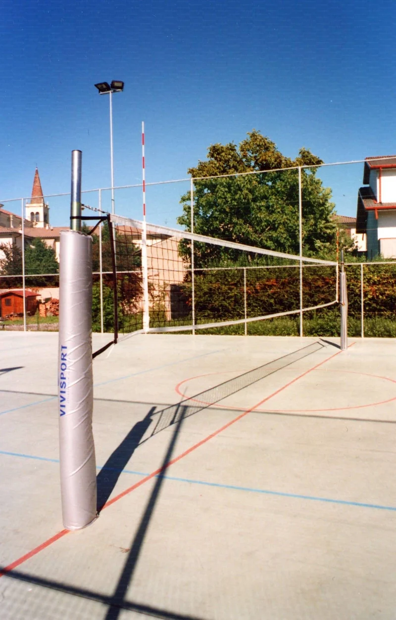 Impianto pallavolo monopalo, in acciaio zincato, palo tondo Ø70mm, certificato UNI-EN 1271. Art 5002