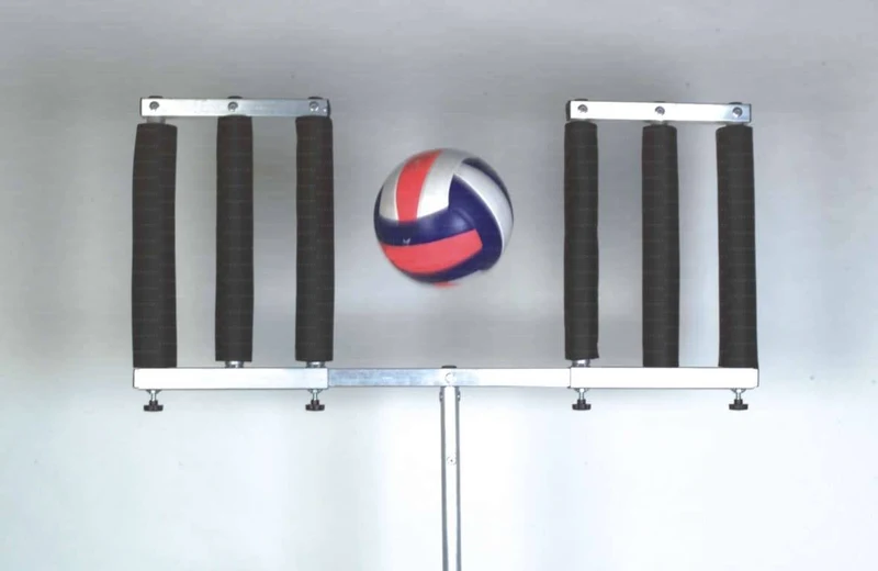 Simulatore di muro per pallavolo portatile in lega leggera completo di protezioni imbottite. Art 5082