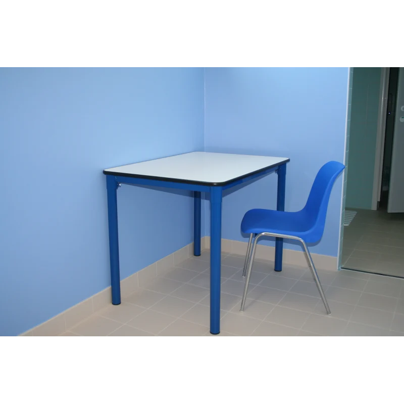 Tavolo per spogliatoio dimensioni cm 96x58x76h Art. K 845
